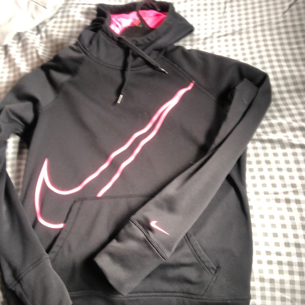 Nike thermal fit hoodie
